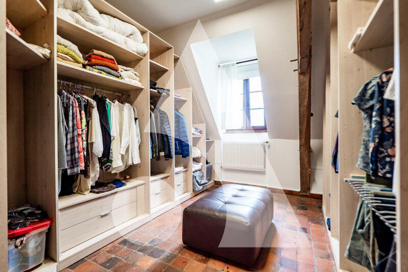 Maison - 581 m² - 21 pièces