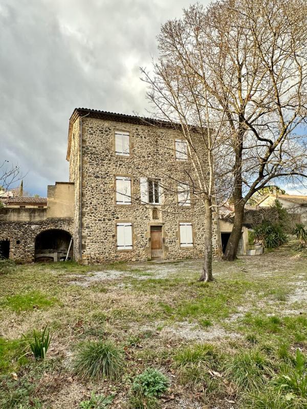 Maison en pierre - 203 m² - 11 pièces