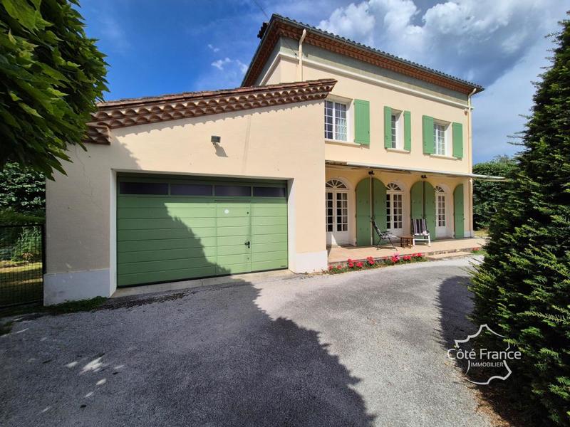 Maison de maîtres - 208 m² - 7 pièces