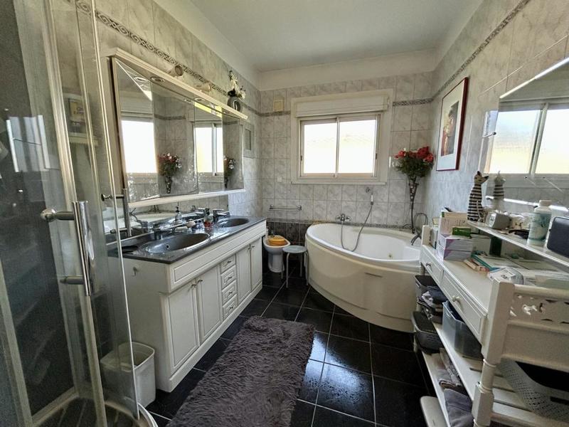 Maison - 167 m² - 7 pièces