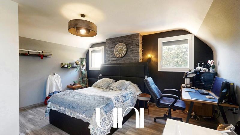 Maison - 215 m² - 6 pièces