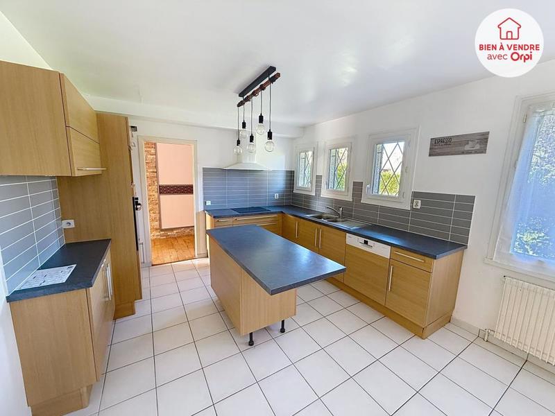 Maison - 143 m² - 8 pièces