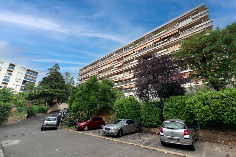 Studio - 30 m² - 1 pièce