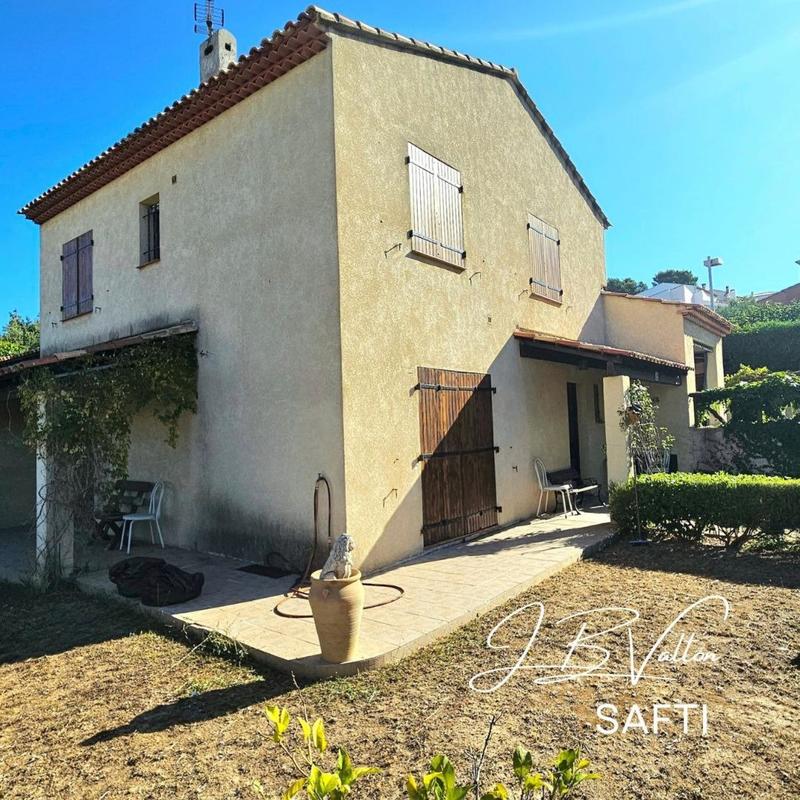 Maison - 100 m² - 6 pièces