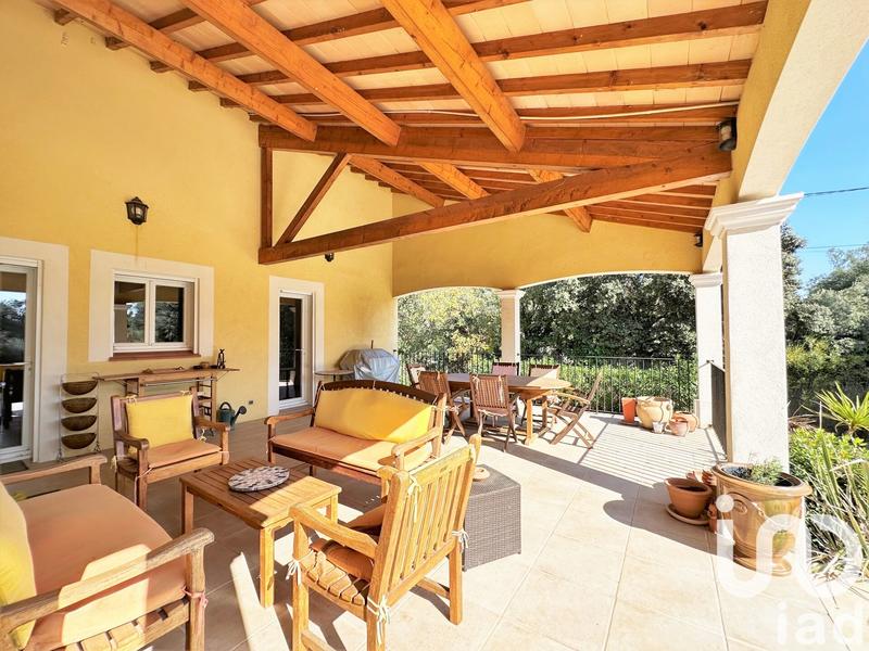 Maison - 210 m² - 8 pièces