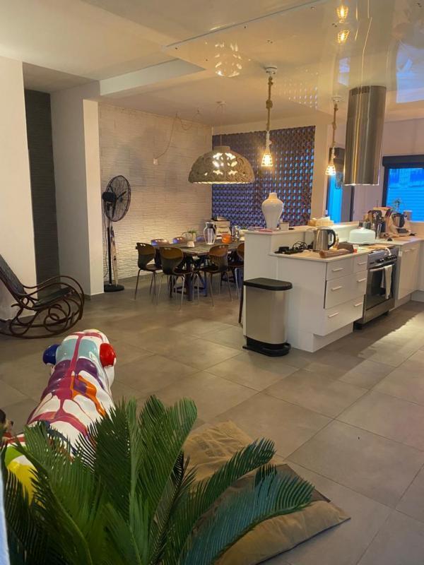 Maison - 260 m² - 7 pièces