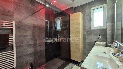 Maison - 185 m² - 6 pièces