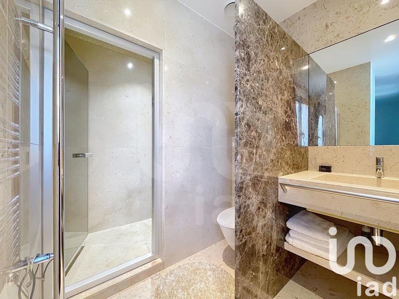 Maison - 181 m² - 7 pièces