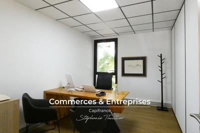 Bureau - 134 m² - 1 pièce