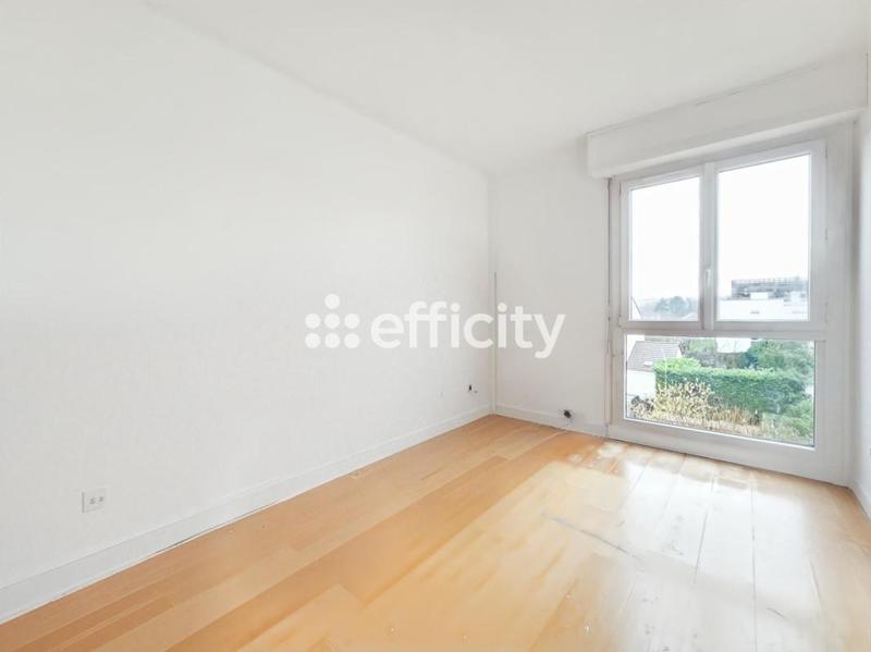 Maison - 99 m² - 5 pièces