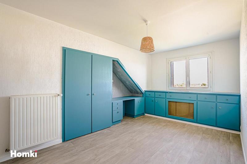 Maison - 181 m² - 7 pièces