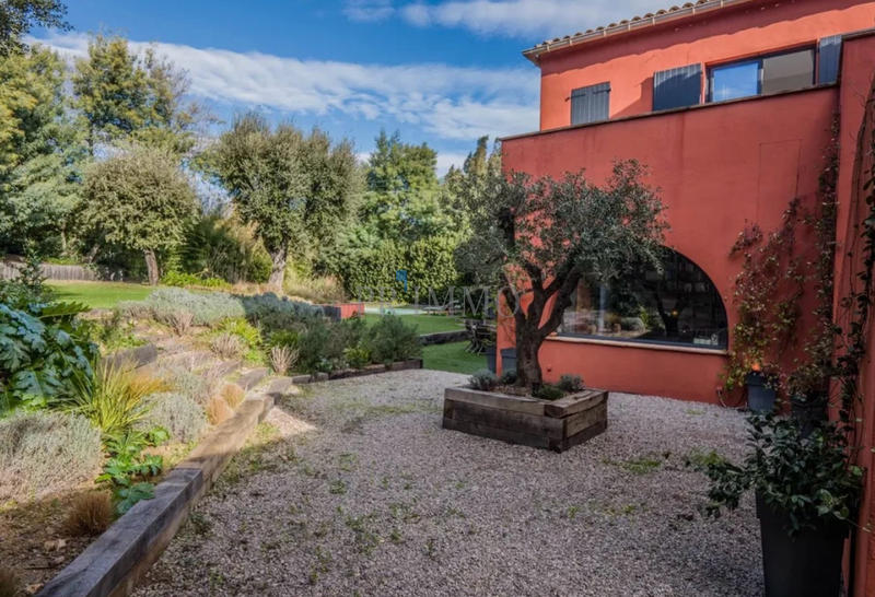 Villa - 180 m² - 7 pièces