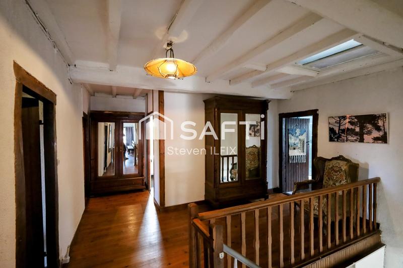 Maison - 250 m² - 8 pièces