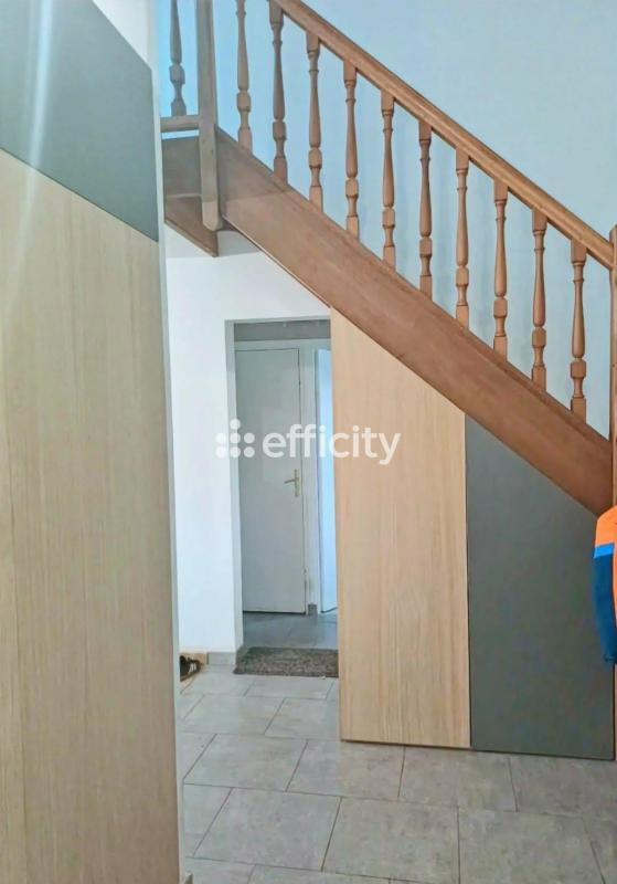 Pavillon - 250 m² - 10 pièces