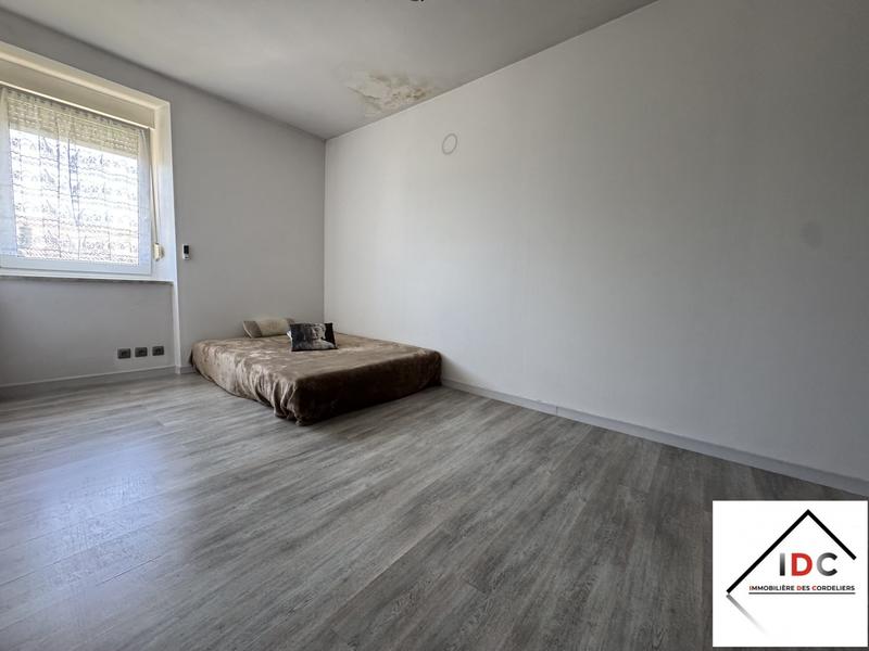 Maison - 213 m² - 3 pièces