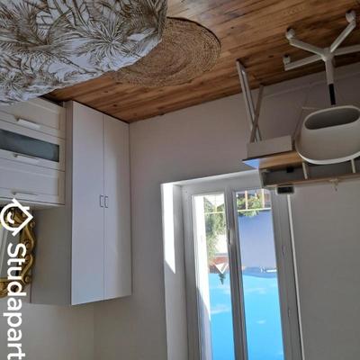 Chambre - 75 m² - 1 pièce