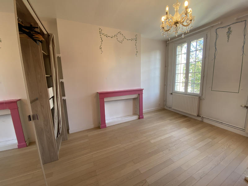 Maison - 150 m² - 10 pièces