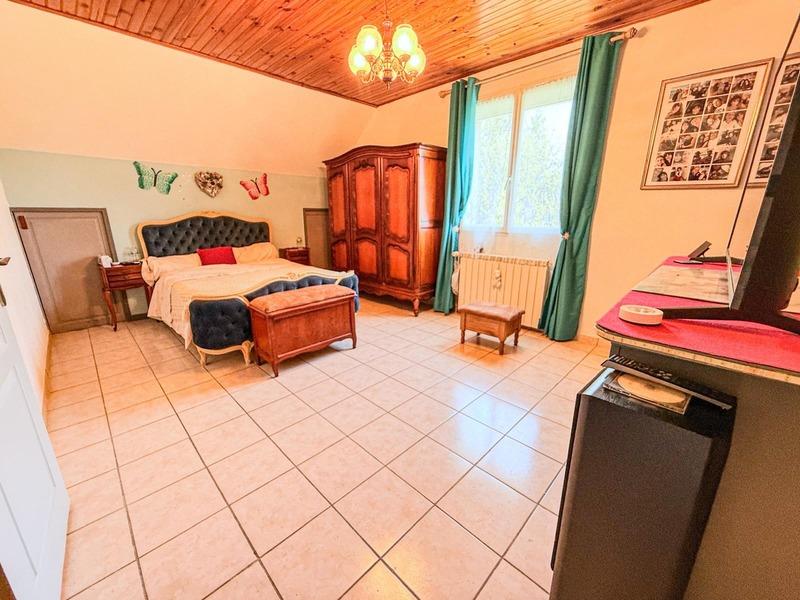 Maison - 166 m² - 7 pièces