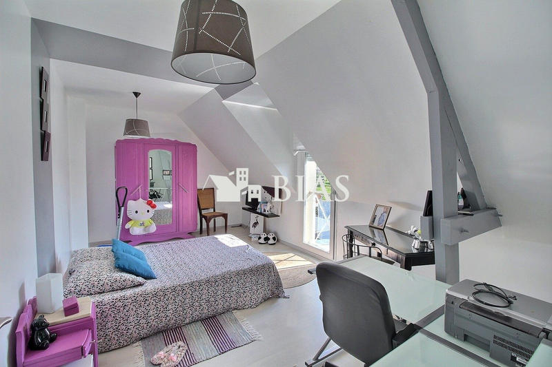 Maison - 168 m² - 7 pièces