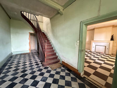 Maison - 300 m² - 12 pièces