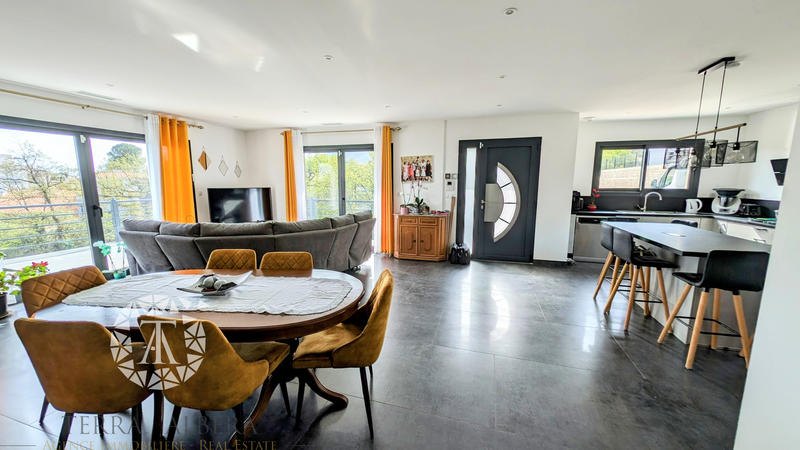 Villa - 157 m² - 7 pièces