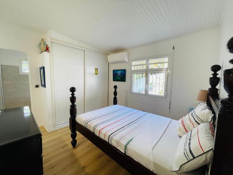 Villa - 254 m² - 6 pièces