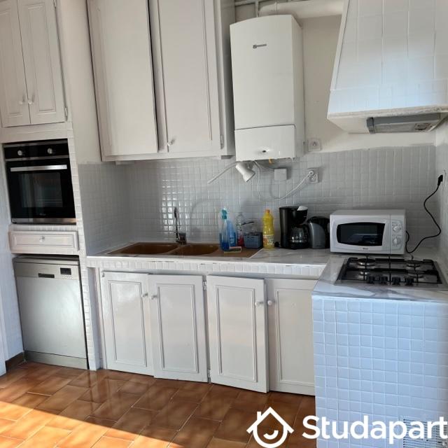 Chambre - 9 m² - 1 pièce