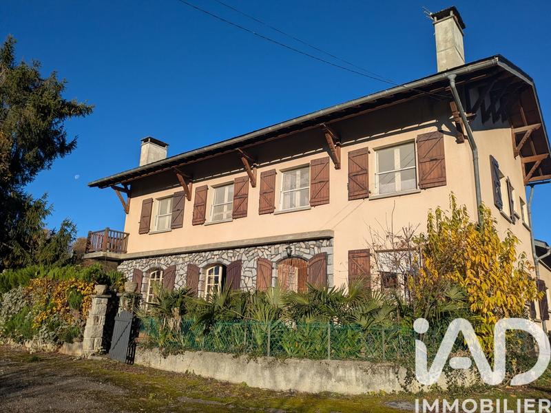 Maison - 263 m² - 9 pièces