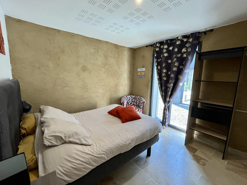 Maison contemporaine - 241 m² - 10 pièces