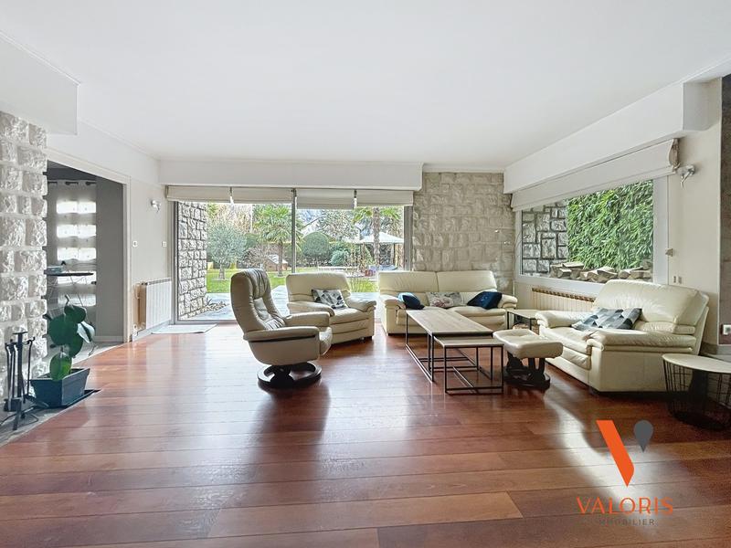 Maison - 171 m² - 6 pièces