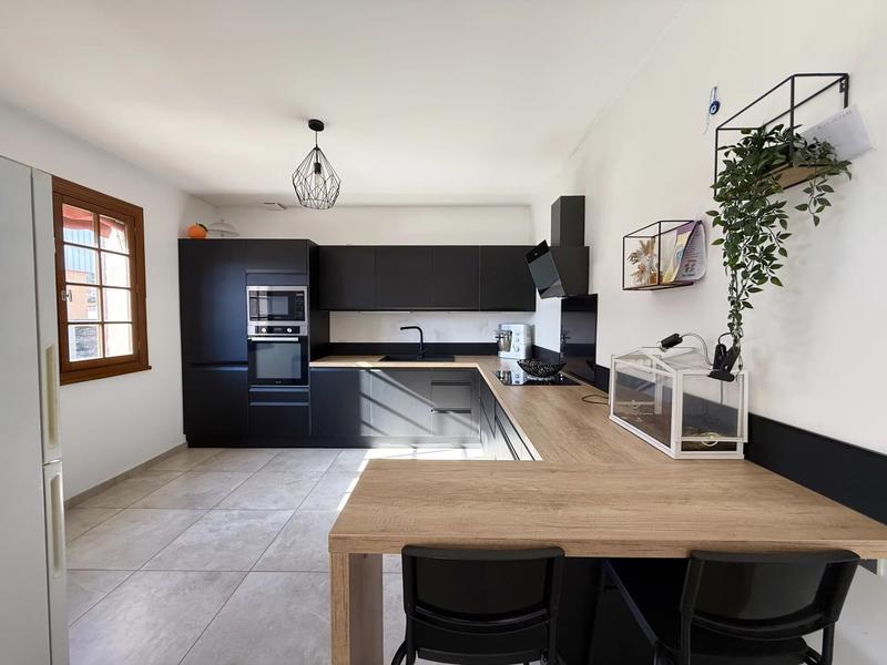 Maison - 96 m² - 4 pièces