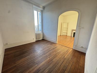 Appartement - 166 m² - 6 pièces