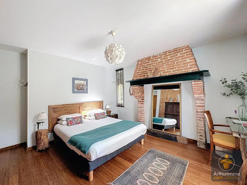 Maison - 250 m² - 7 pièces