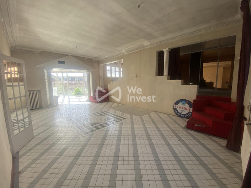 Maison - 318 m² - 12 pièces