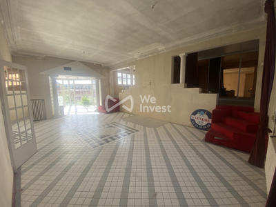 Maison - 318 m² - 12 pièces