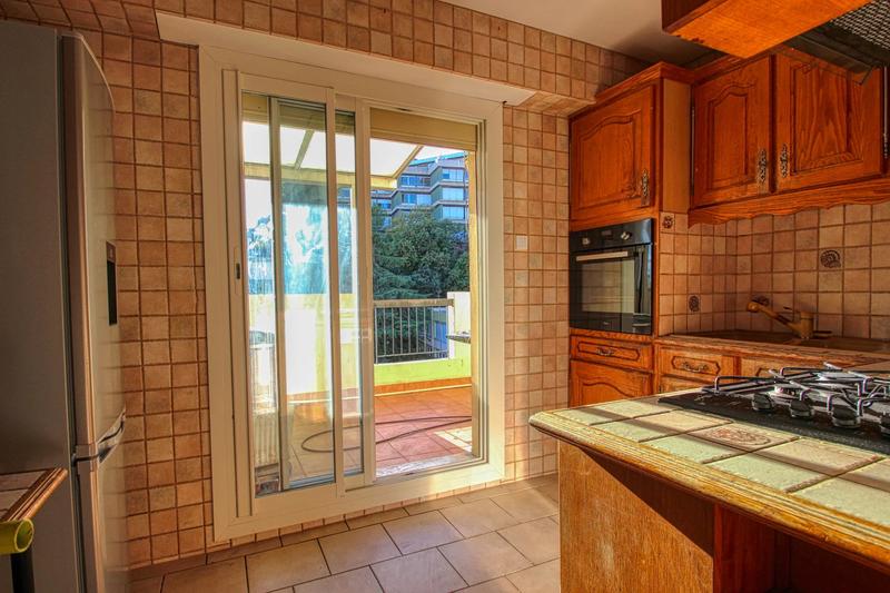 Appartement - 93 m² - 4 pièces