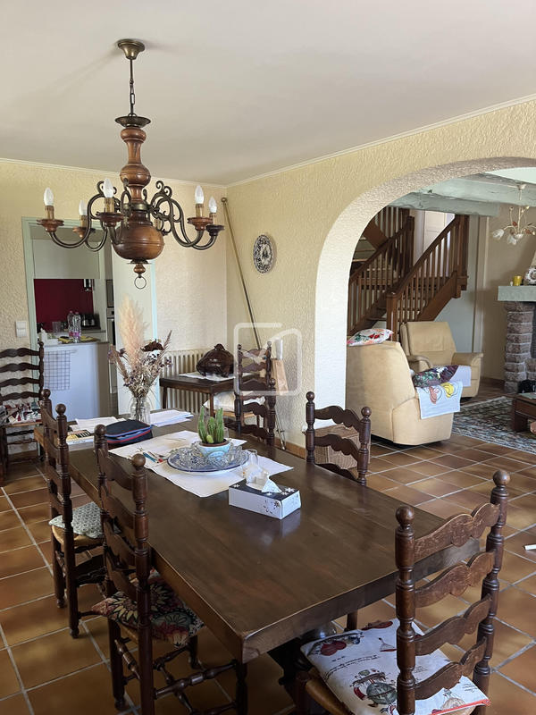 Maison - 310 m² - 10 pièces