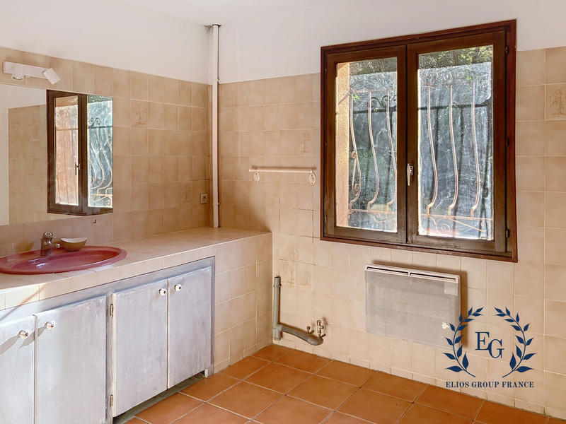 Maison traditionnelle - 179 m² - 6 pièces