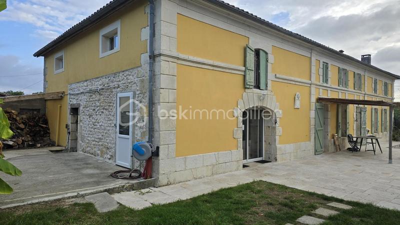 Propriété - 400 m² - 16 pièces