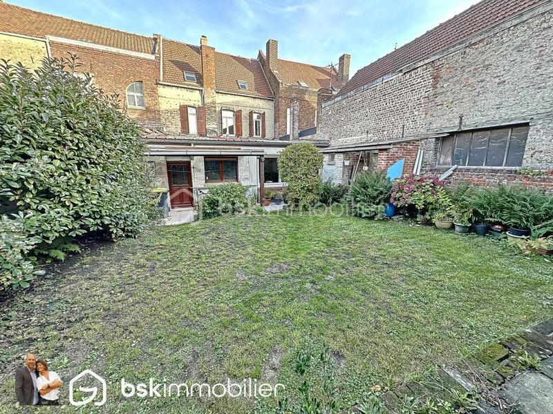 Maison - 212 m² - 7 pièces