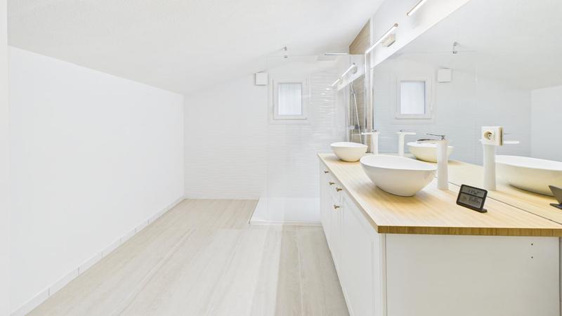 Maison - 202 m² - 6 pièces