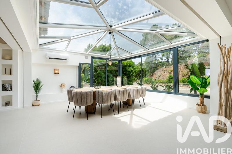 Maison - 370 m² - 7 pièces