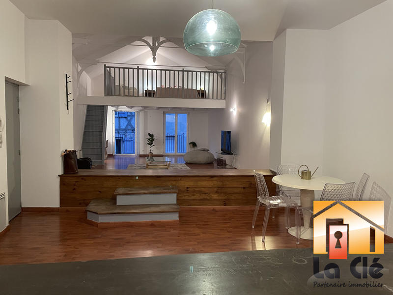 Loft - 145 m² - 4 pièces