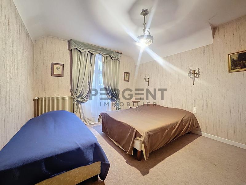 Maison - 253 m² - 10 pièces