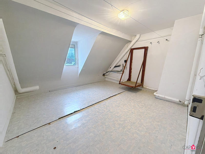 Maison - 220 m² - 8 pièces