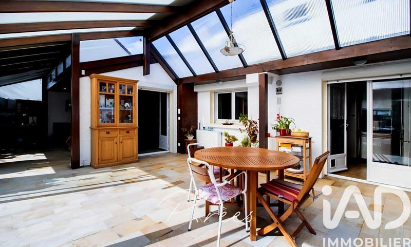 Maison de maîtres - 180 m² - 8 pièces