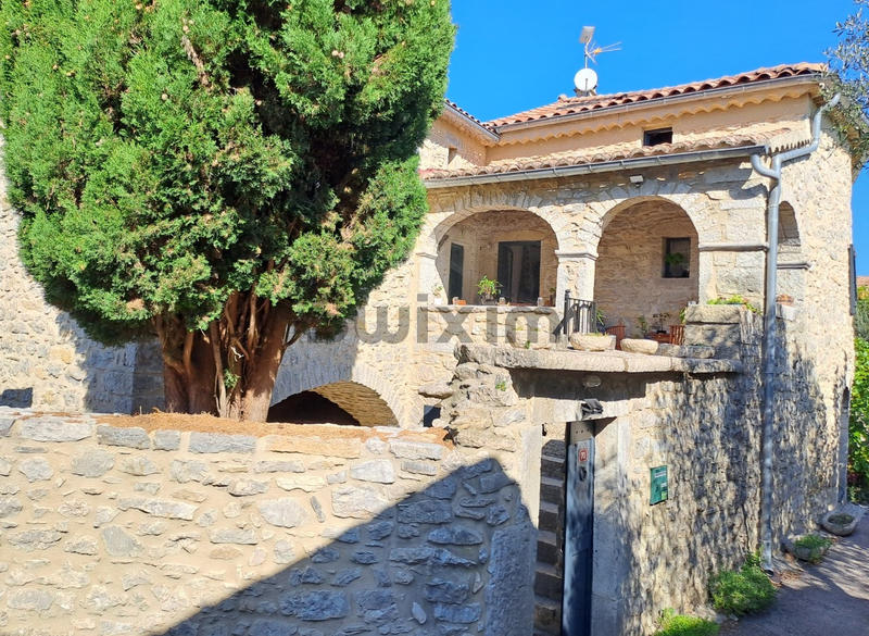 Maison - 228 m² - 5 pièces