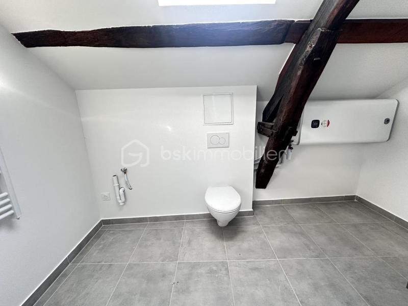 Maison - 827 m² - 35 pièces