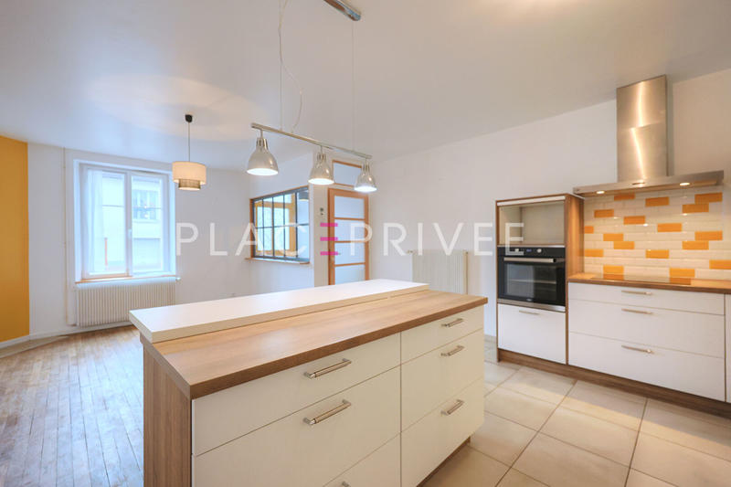 Maison - 152 m² - 8 pièces