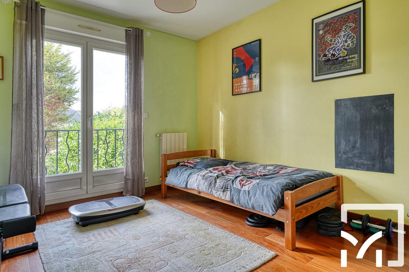 Maison - 170 m² - 8 pièces